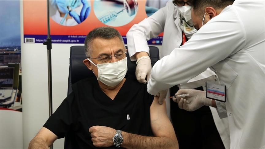 土耳其副總統奧克塔伊接種中國新冠疫苗